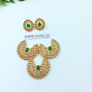 Green stone Kundan Pendent With Earrings