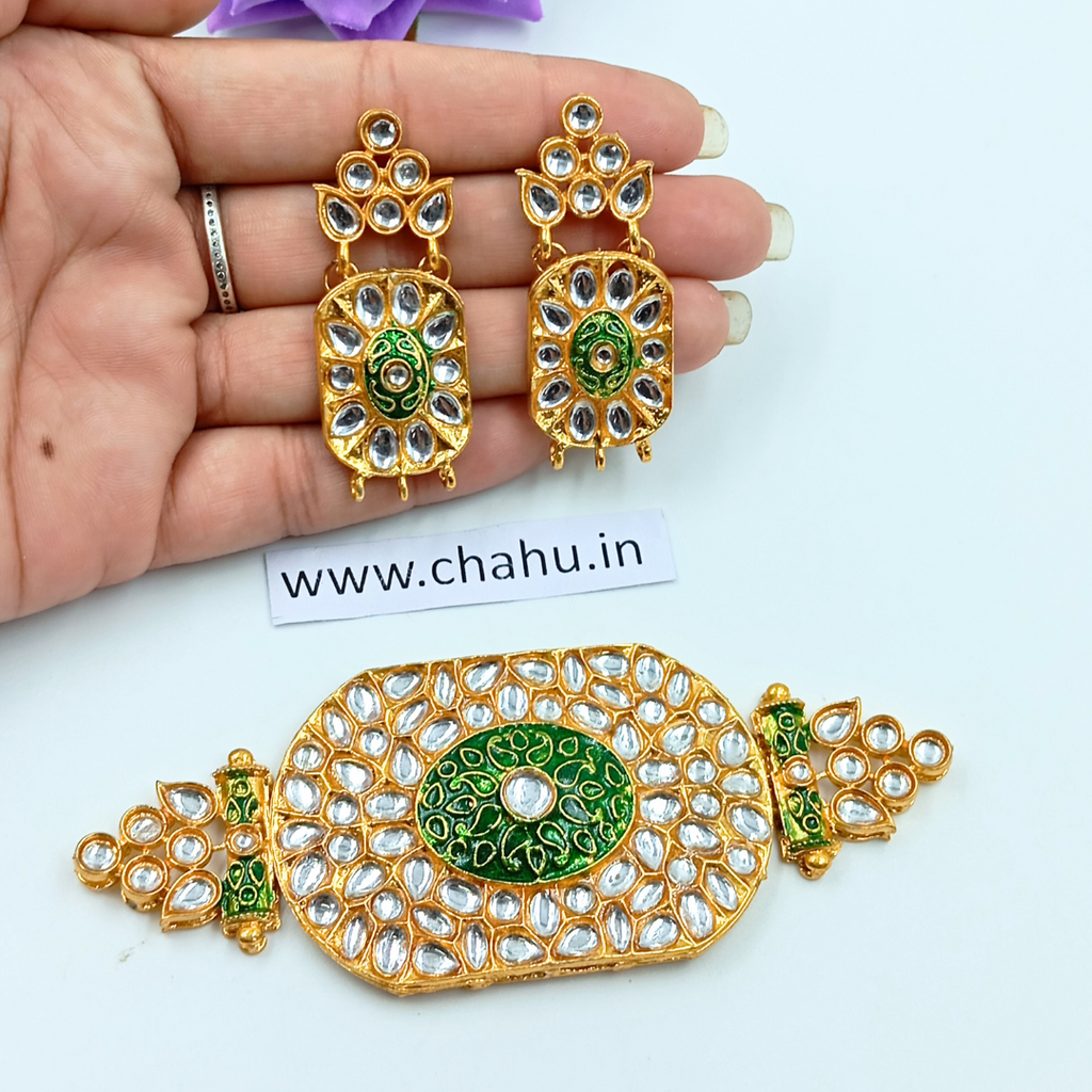 Oval Shape Green Color Pendent With Earrings